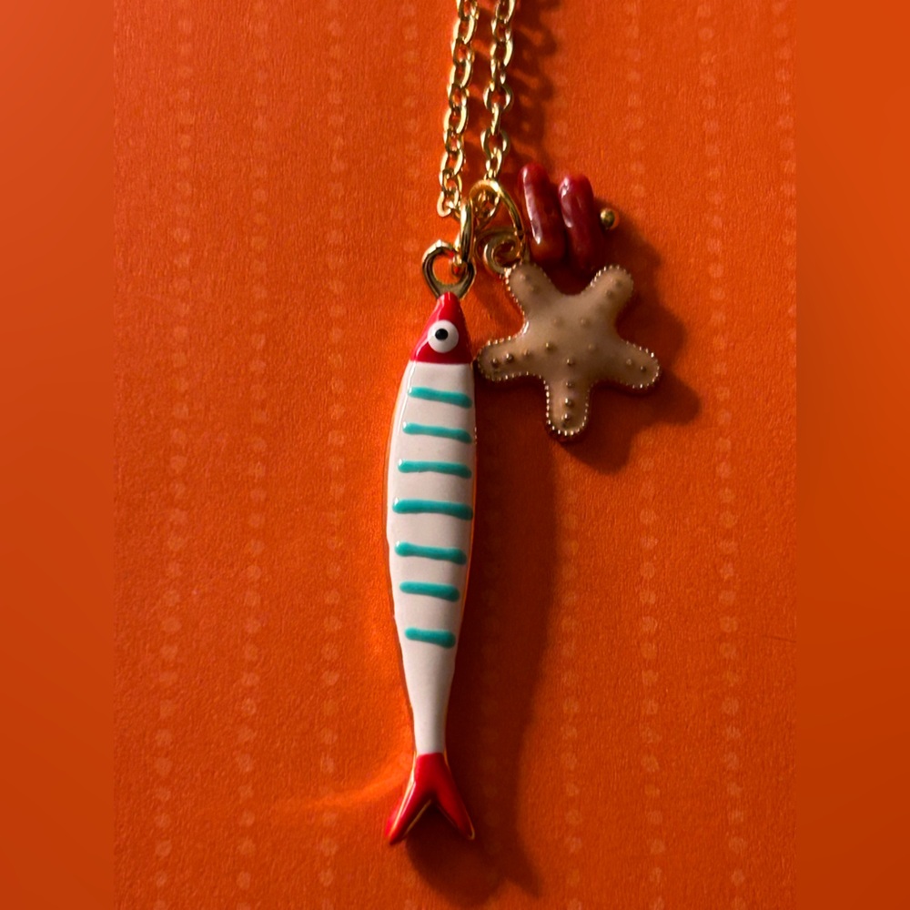 NWOT Necklace enamel striped Minnow, Starfish, branch Coral  charms, Goldtone